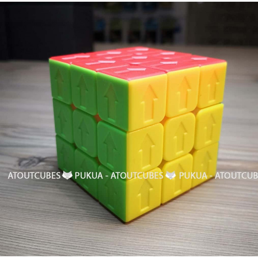 Cube 3x3 avec flêches incrustées