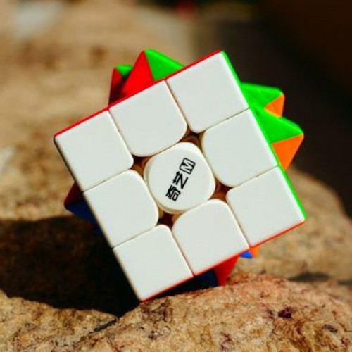 QiYi M Pro 3x3 cube