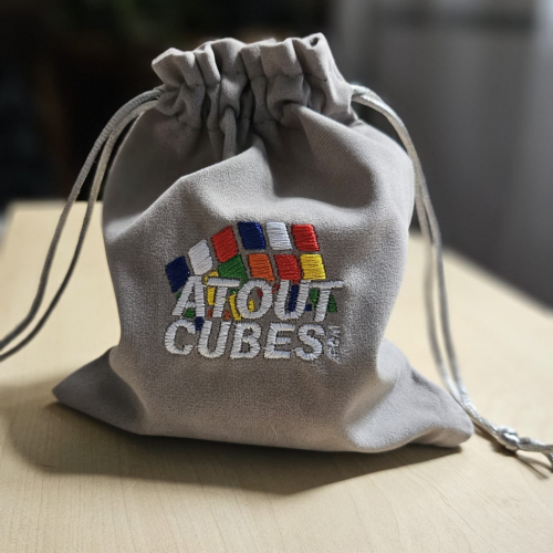 Pochette Brodée Atoutcubes Grise