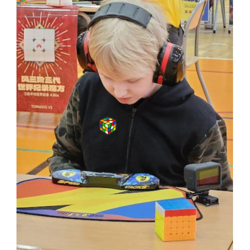 Pin's Cube mélangé