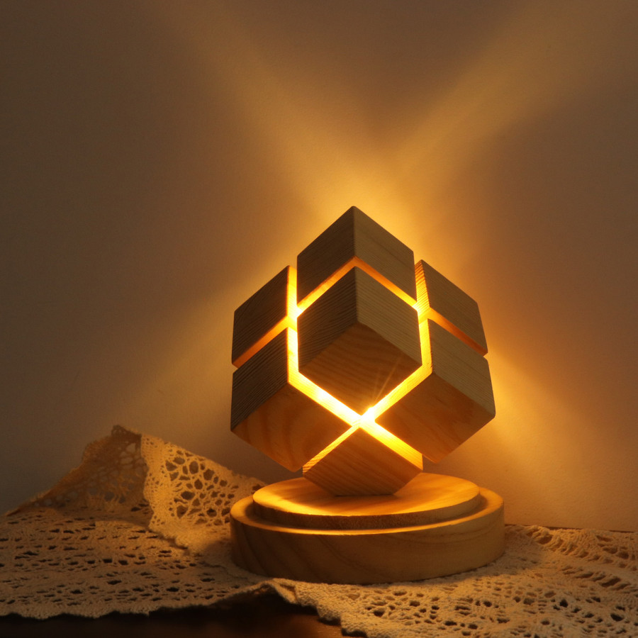 Lampe Cube 2x2 en Bois – Éclairage LED