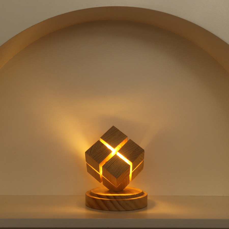 Lampe Cube 2x2 en Bois – Éclairage LED